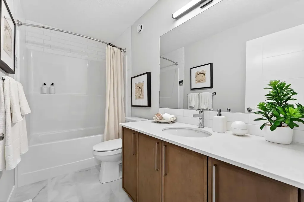 7079 Rangeview Avenue SE Calgary AB T3S 0R1