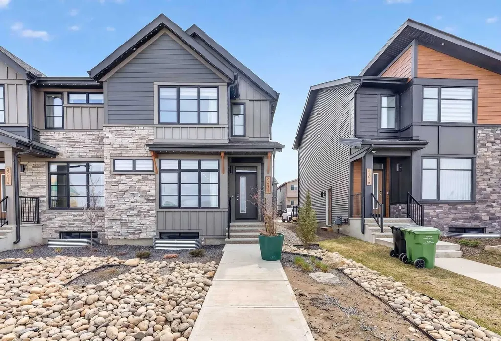 7079 Rangeview Avenue SE Calgary AB T3S 0R1