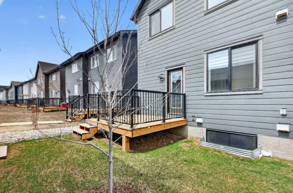 7079 Rangeview Avenue SE Calgary AB T3S 0R1