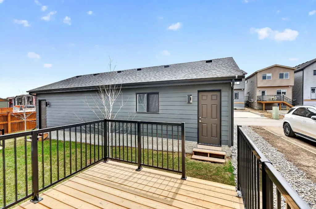 7079 Rangeview Avenue SE Calgary AB T3S 0R1