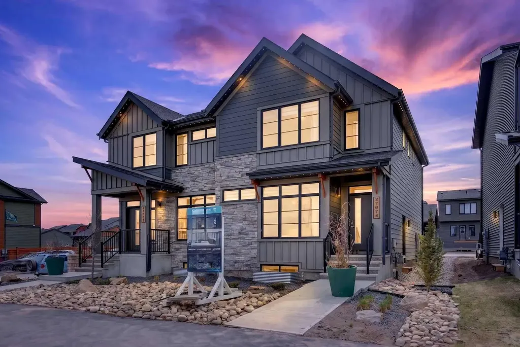 7079 Rangeview Avenue SE Calgary AB T3S 0R1