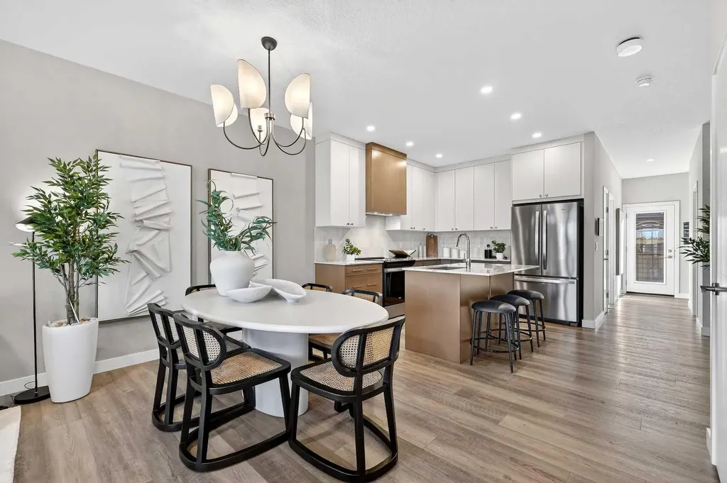 7079 Rangeview Avenue SE Calgary AB T3S 0R1