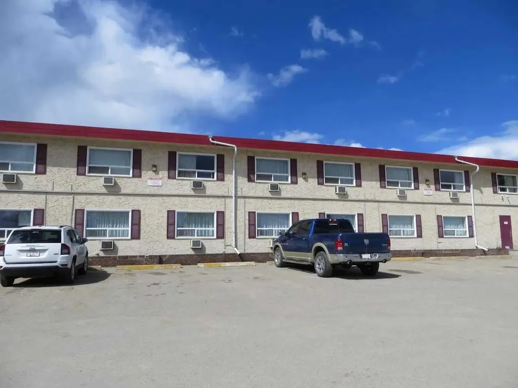 4830 4 Avenue Edson AB T7E 1T9