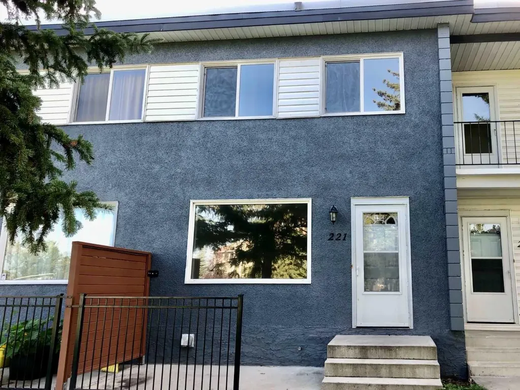 2211 19 Street NE Calgary AB T2E 4Y5