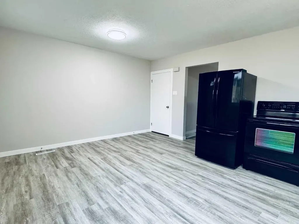 2211 19 Street NE Calgary AB T2E 4Y5