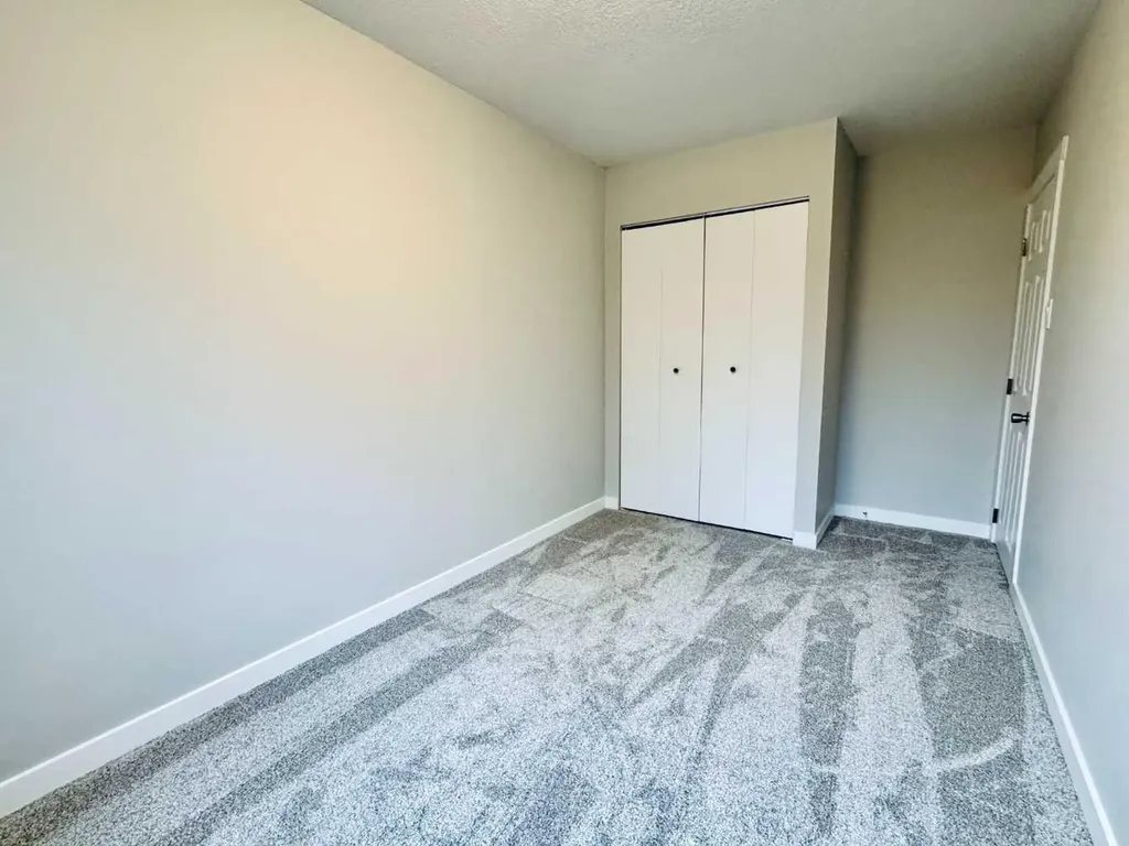 2211 19 Street NE Calgary AB T2E 4Y5