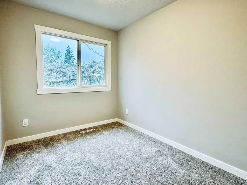 2211 19 Street NE Calgary AB T2E 4Y5