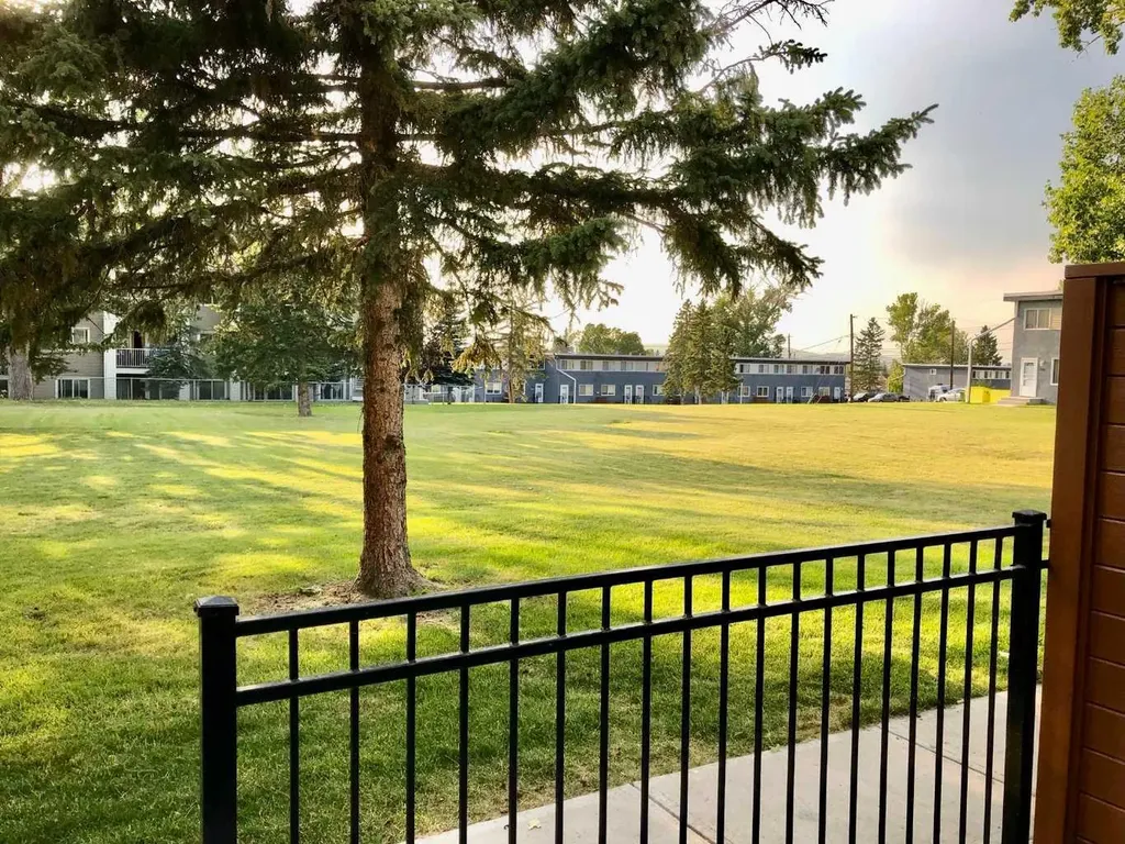 2211 19 Street NE Calgary AB T2E 4Y5
