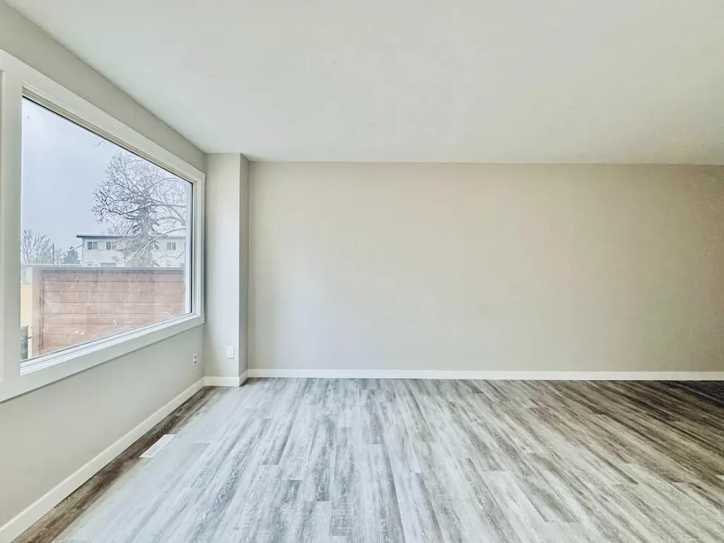 2211 19 Street NE Calgary AB T2E 4Y5