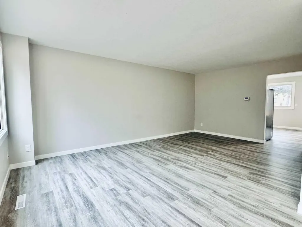 2211 19 Street NE Calgary AB T2E 4Y5
