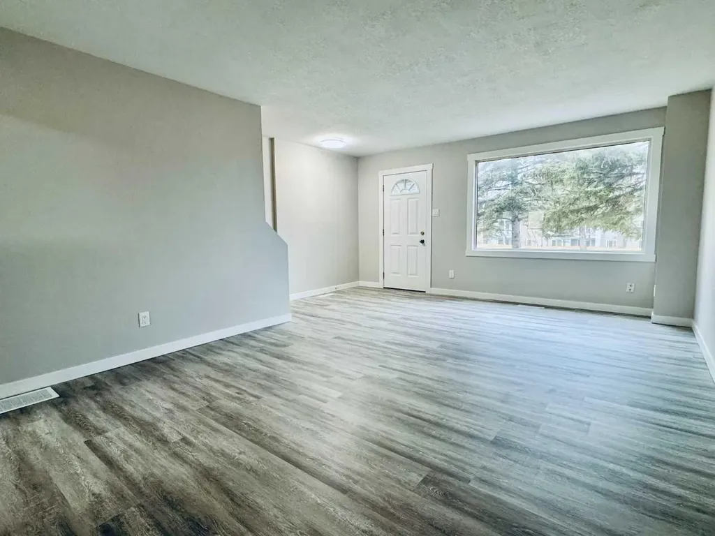 2211 19 Street NE Calgary AB T2E 4Y5
