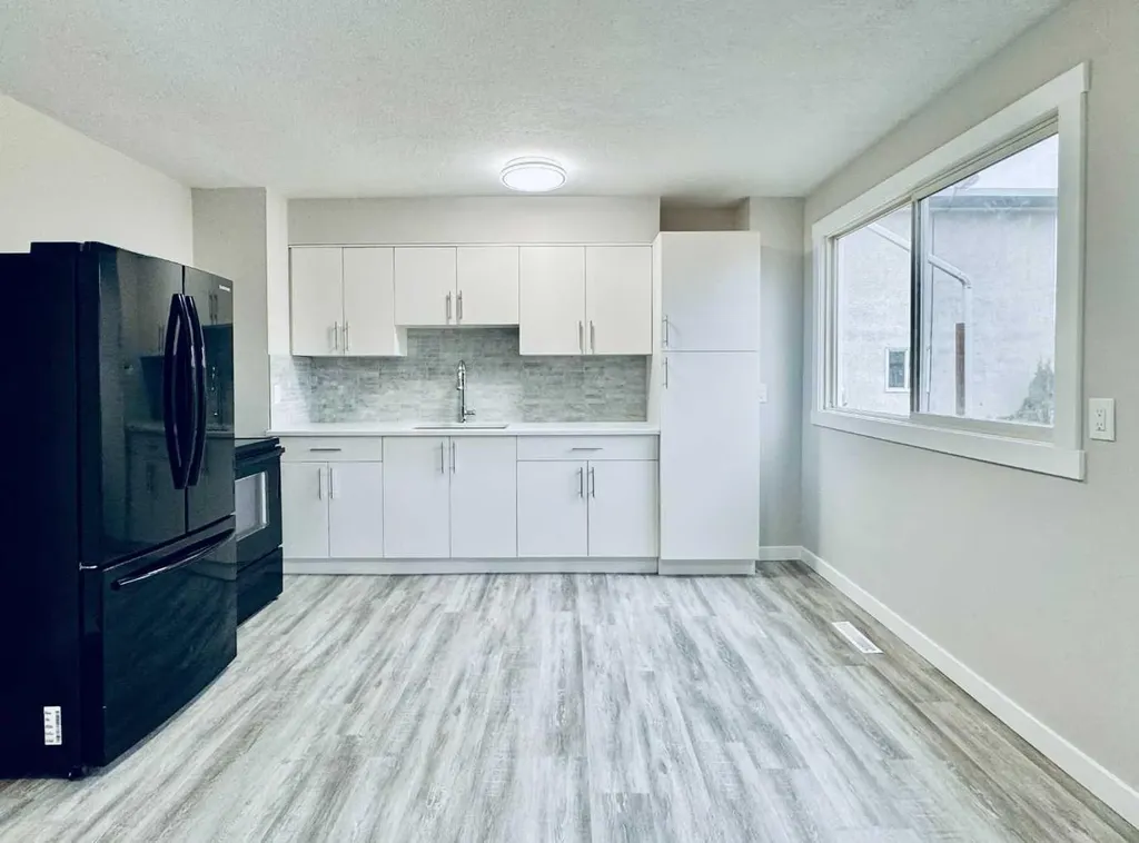 2211 19 Street NE Calgary AB T2E 4Y5