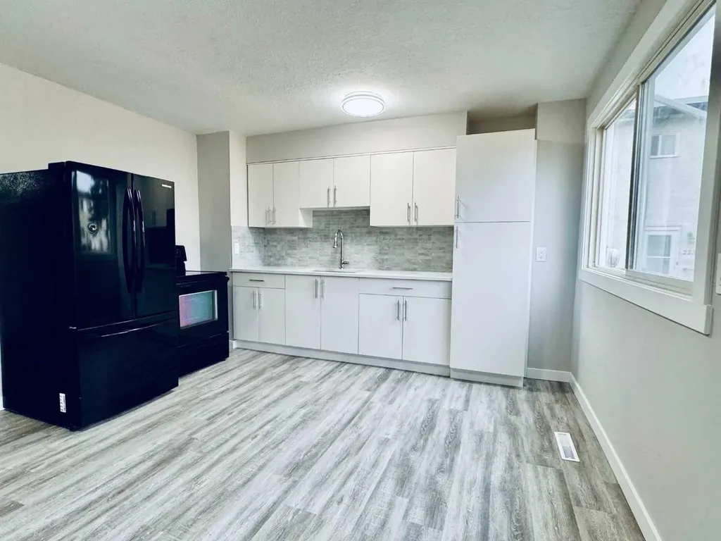2211 19 Street NE Calgary AB T2E 4Y5