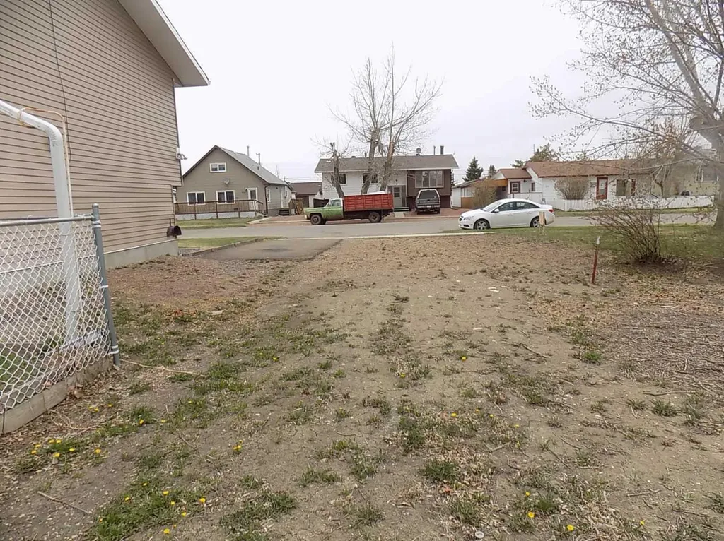 413 1 Avenue W Hanna AB T0J 1P0