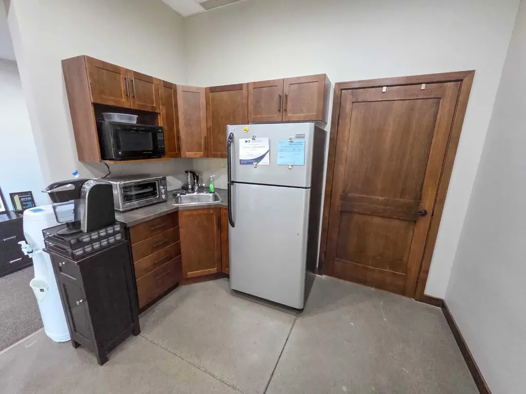 4002 9 Avenue N Lethbridge AB T1H 6T8
