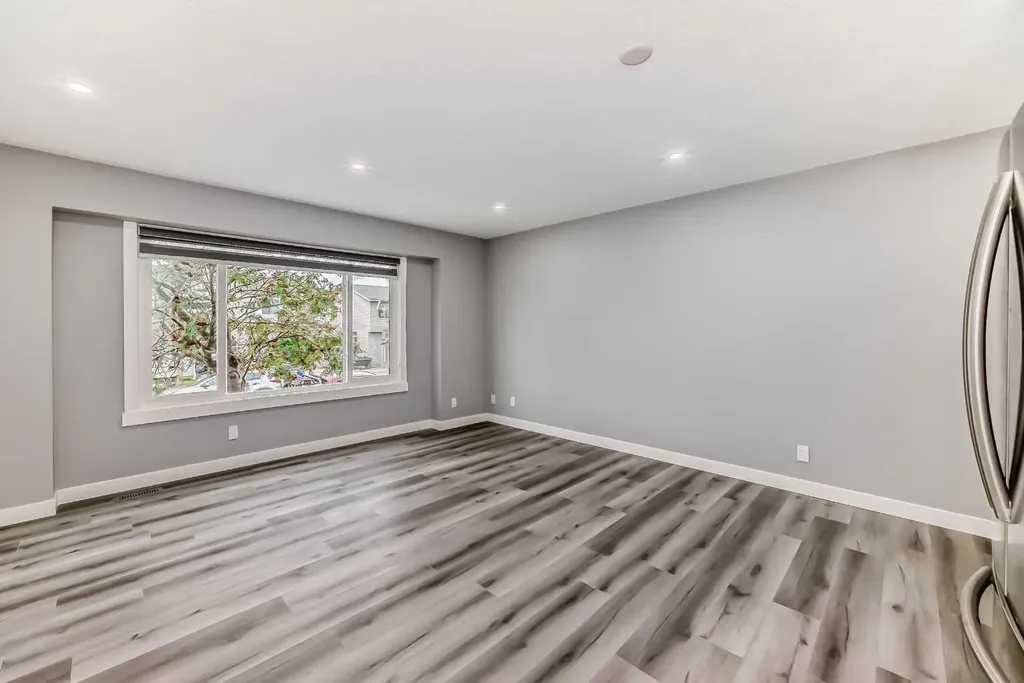 110 Falmere Way NE Calgary AB T3J 2Y4