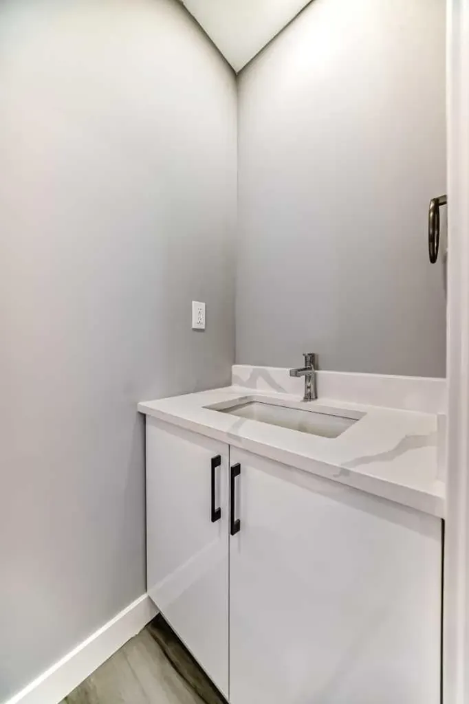 110 Falmere Way NE Calgary AB T3J 2Y4