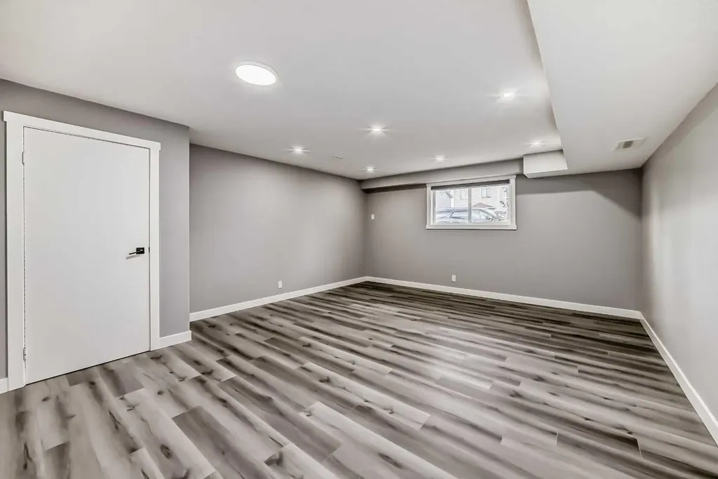 110 Falmere Way NE Calgary AB T3J 2Y4
