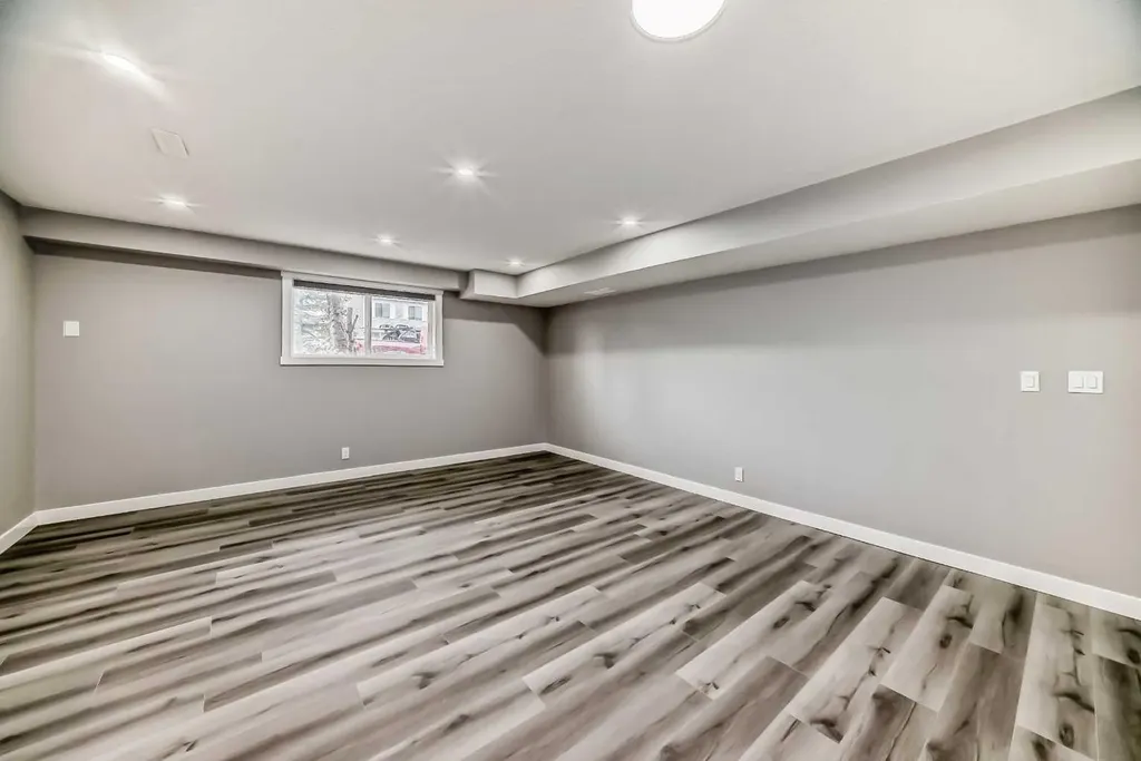 110 Falmere Way NE Calgary AB T3J 2Y4