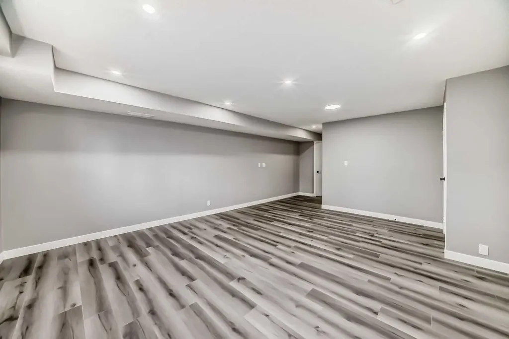 110 Falmere Way NE Calgary AB T3J 2Y4