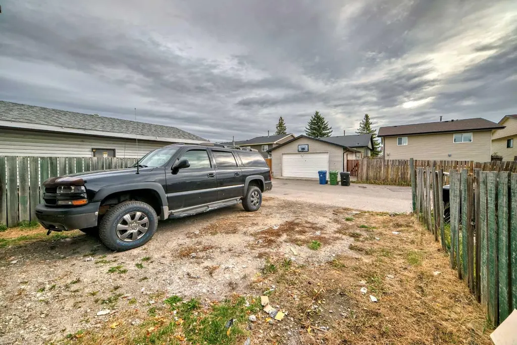 110 Falmere Way NE Calgary AB T3J 2Y4