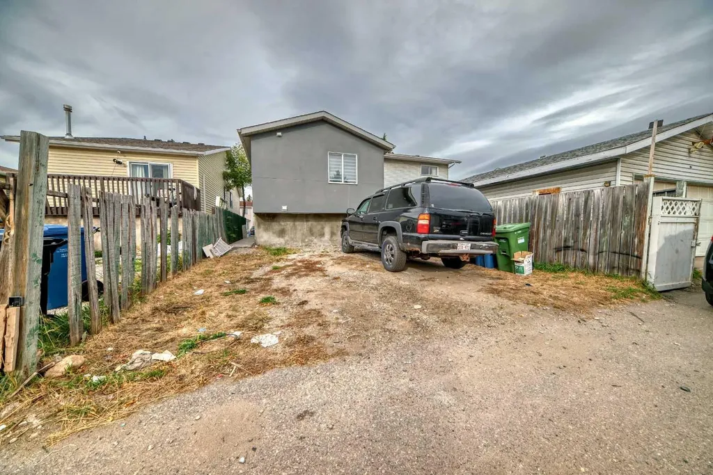 110 Falmere Way NE Calgary AB T3J 2Y4