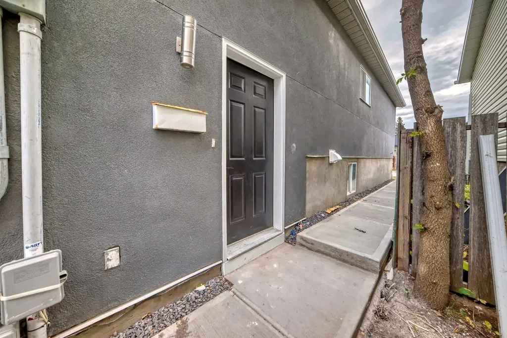 110 Falmere Way NE Calgary AB T3J 2Y4