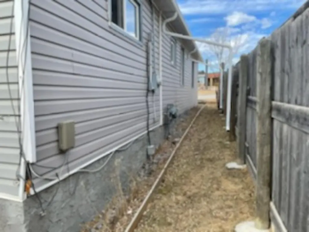4725 5 Avenue Edson AB T7E 1C6