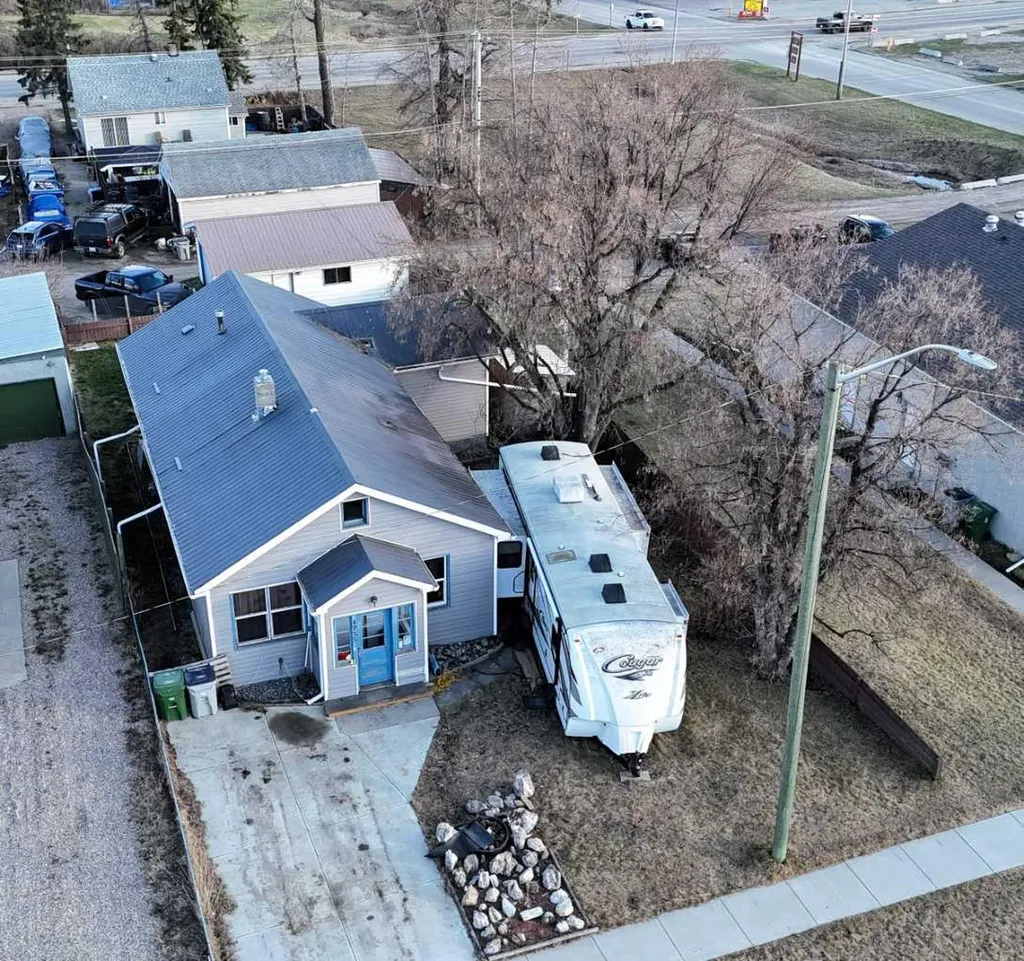 4725 5 Avenue Edson AB T7E 1C6