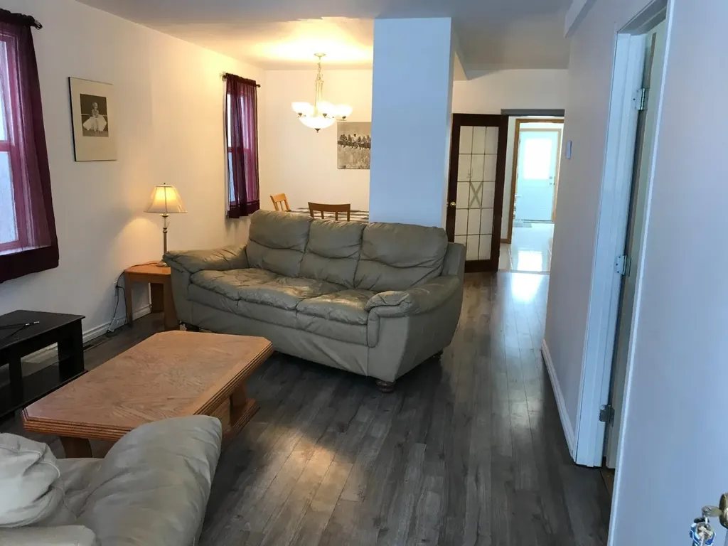 4725 5 Avenue Edson AB T7E 1C6
