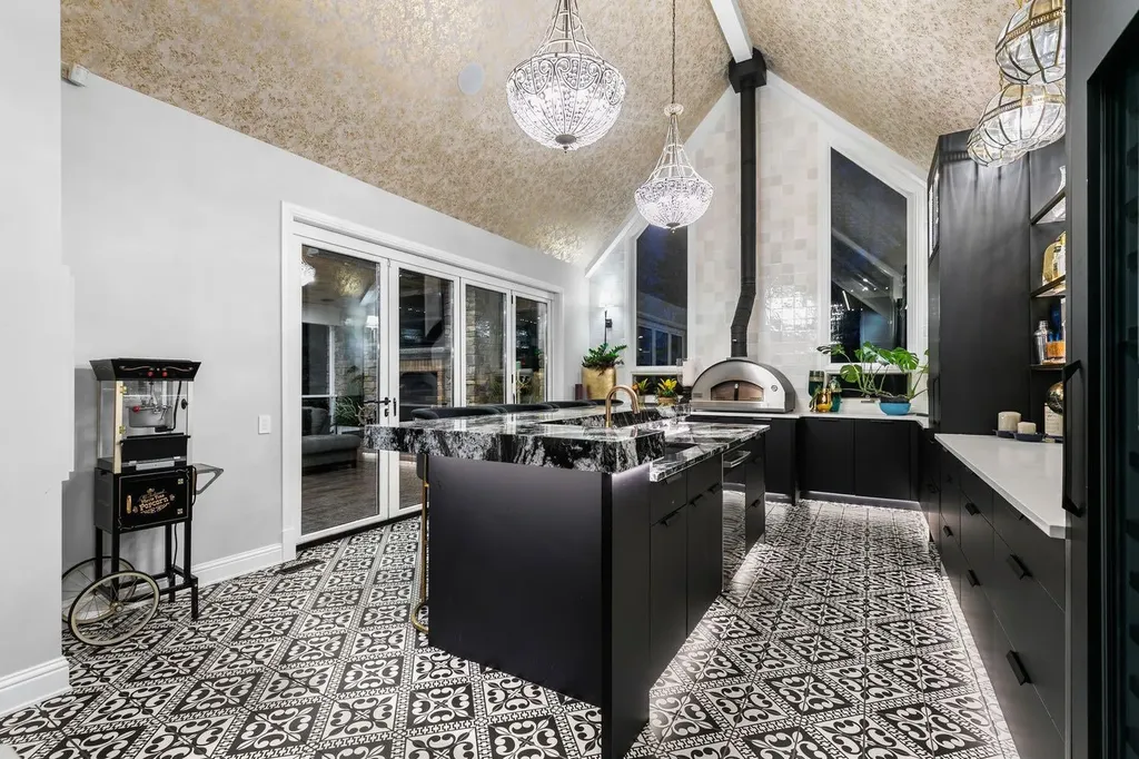 14 Pinehurst Drive Heritage Pointe AB T1S 4J3