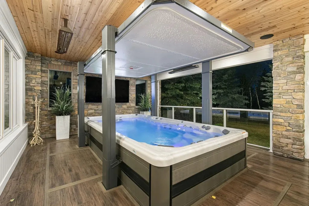 14 Pinehurst Drive Heritage Pointe AB T1S 4J3