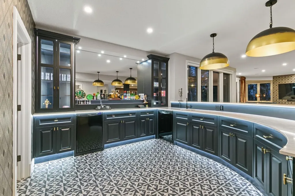 14 Pinehurst Drive Heritage Pointe AB T1S 4J3