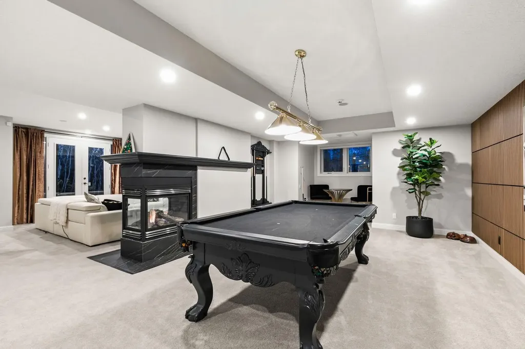 14 Pinehurst Drive Heritage Pointe AB T1S 4J3