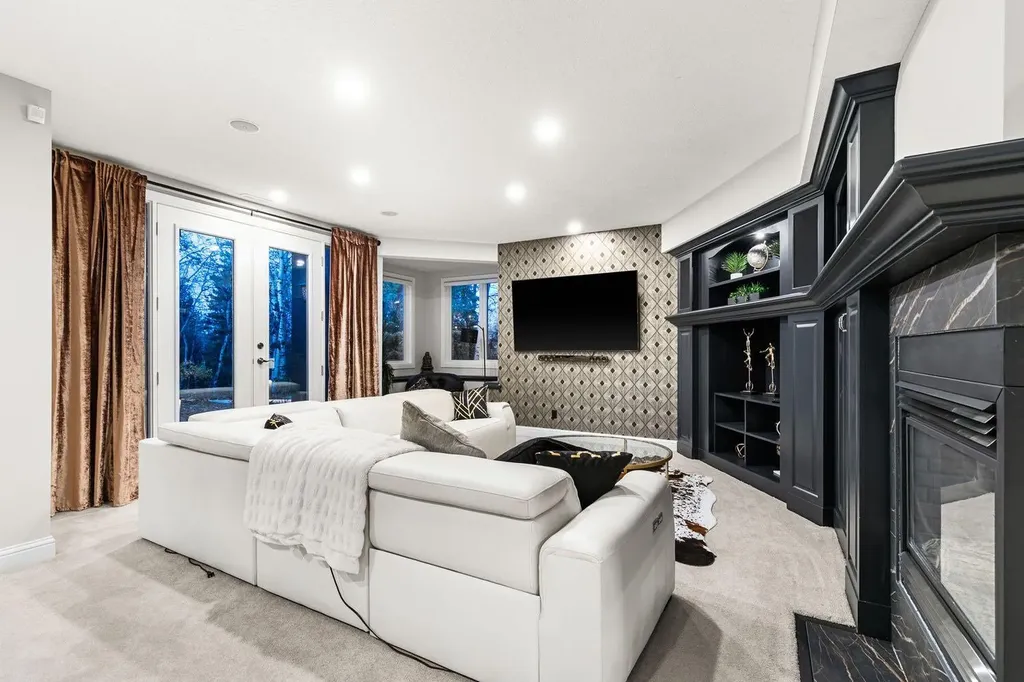 14 Pinehurst Drive Heritage Pointe AB T1S 4J3