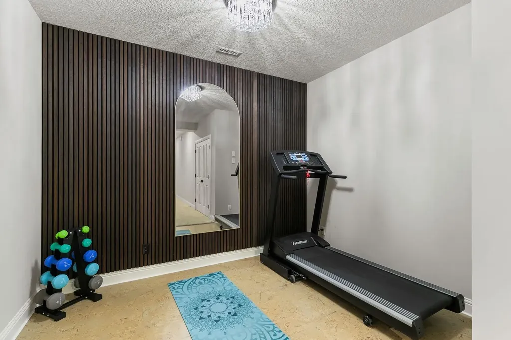 14 Pinehurst Drive Heritage Pointe AB T1S 4J3
