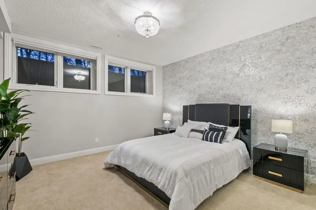 14 Pinehurst Drive Heritage Pointe AB T1S 4J3