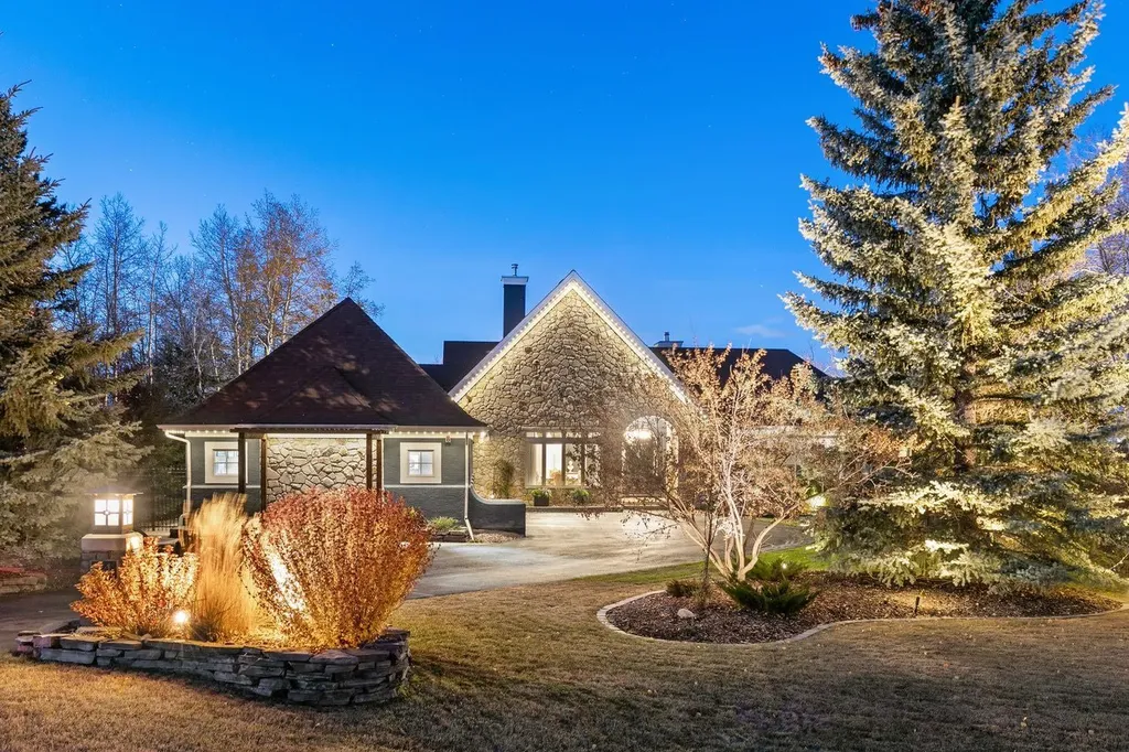 14 Pinehurst Drive Heritage Pointe AB T1S 4J3