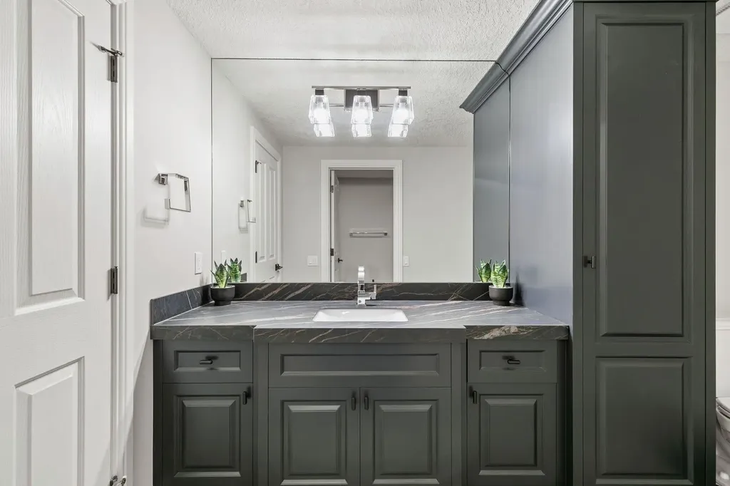 14 Pinehurst Drive Heritage Pointe AB T1S 4J3