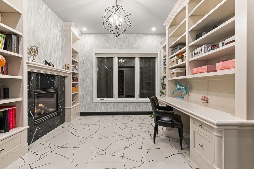 14 Pinehurst Drive Heritage Pointe AB T1S 4J3