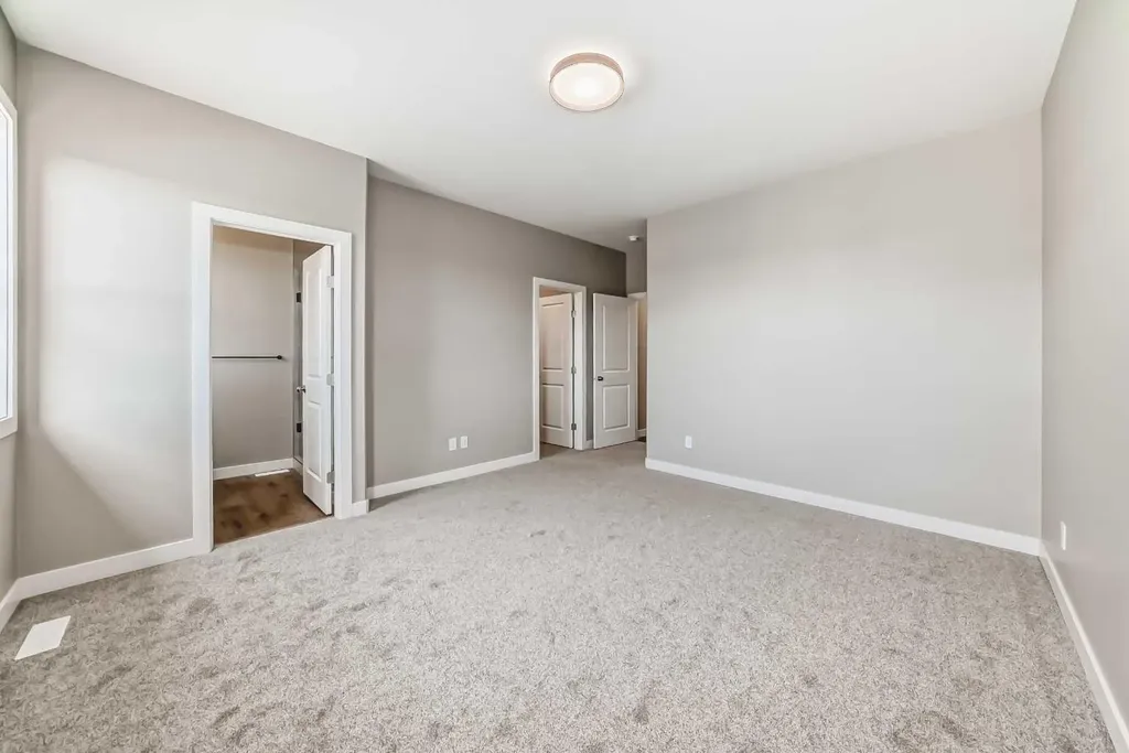 18 Tagish Avenue Red Deer AB T4P 0Y7