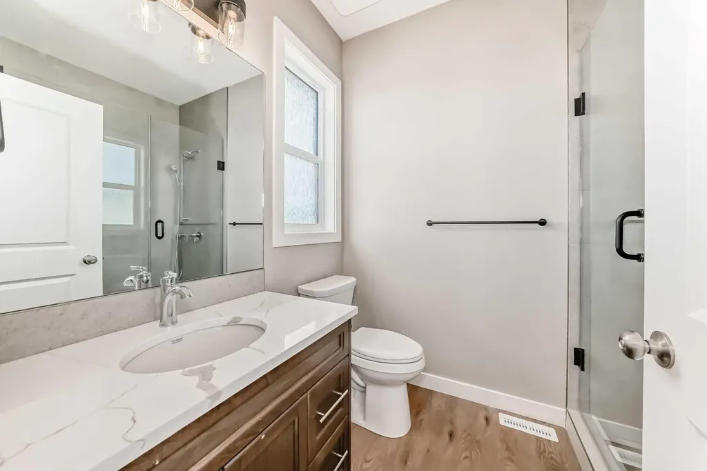 18 Tagish Avenue Red Deer AB T4P 0Y7