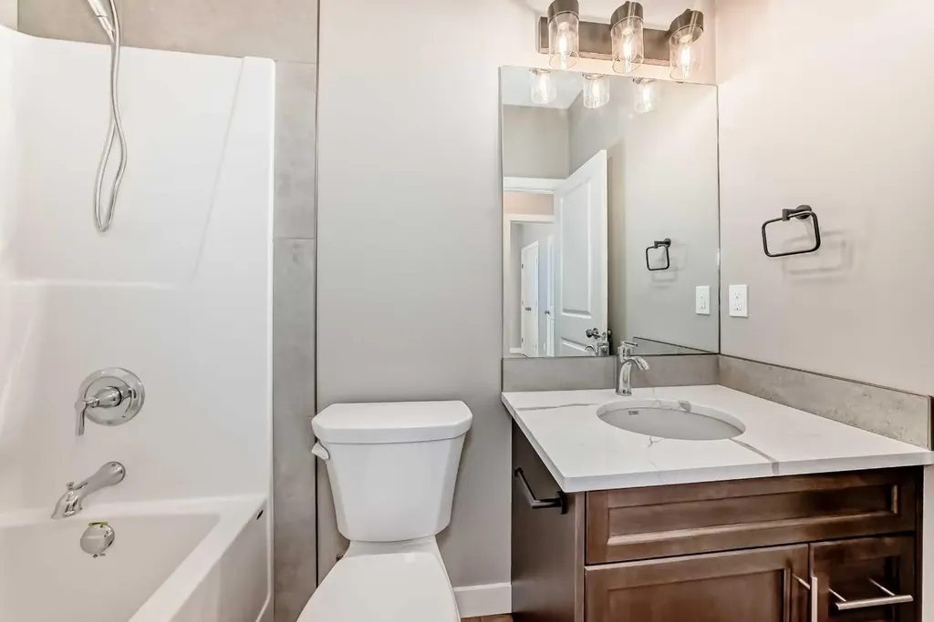 18 Tagish Avenue Red Deer AB T4P 0Y7
