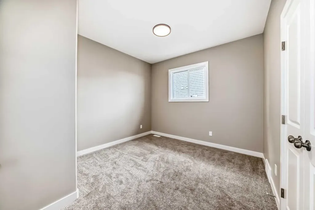 18 Tagish Avenue Red Deer AB T4P 0Y7