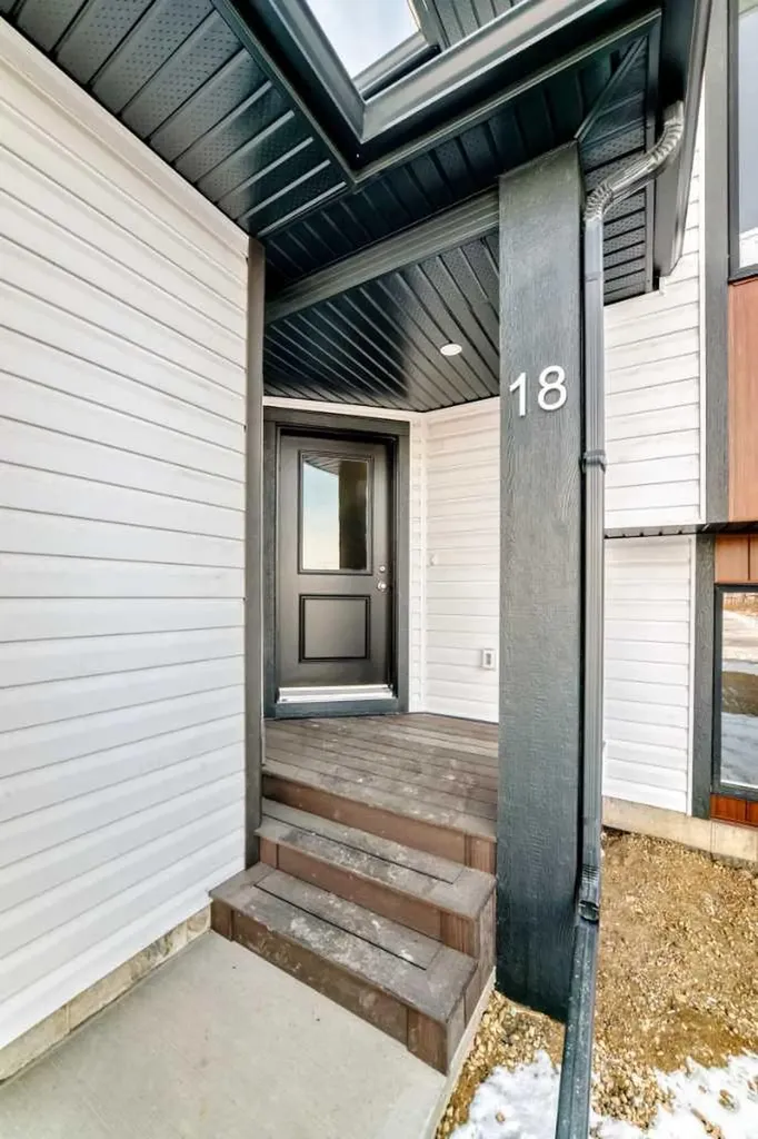 18 Tagish Avenue Red Deer AB T4P 0Y7