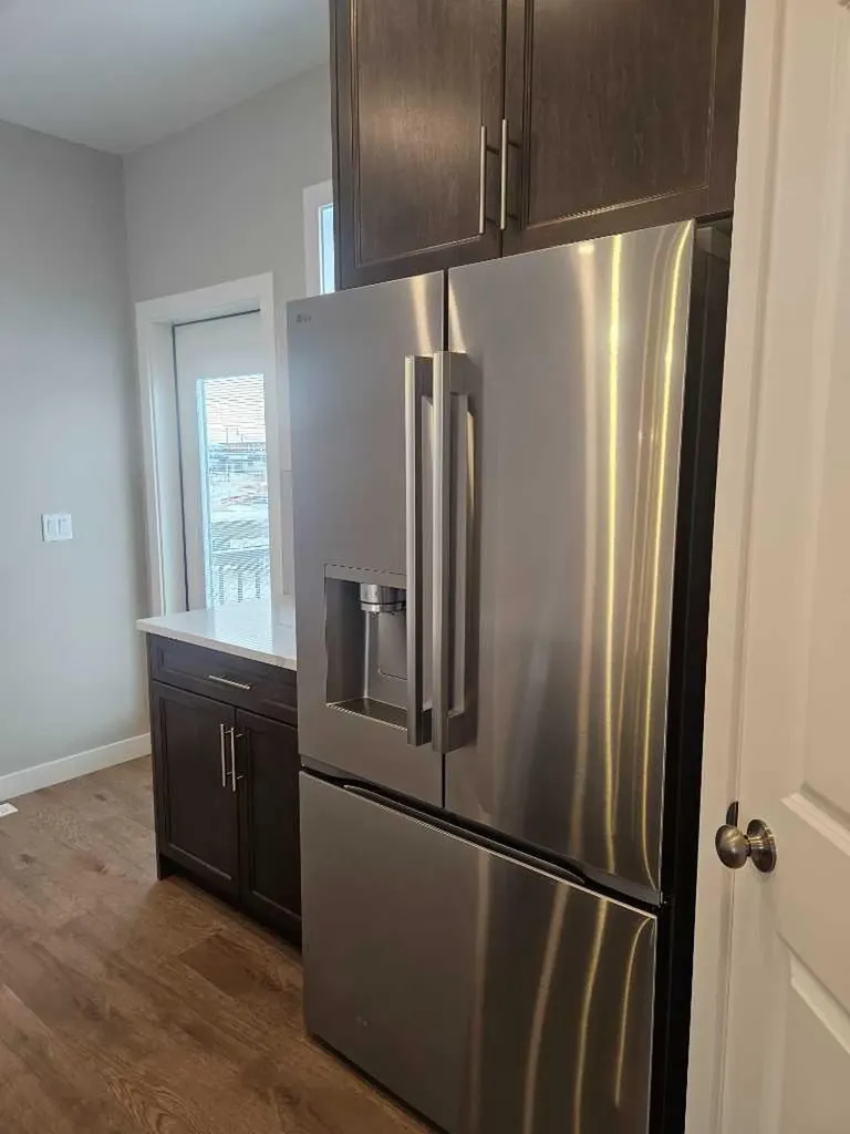 18 Tagish Avenue Red Deer AB T4P 0Y7