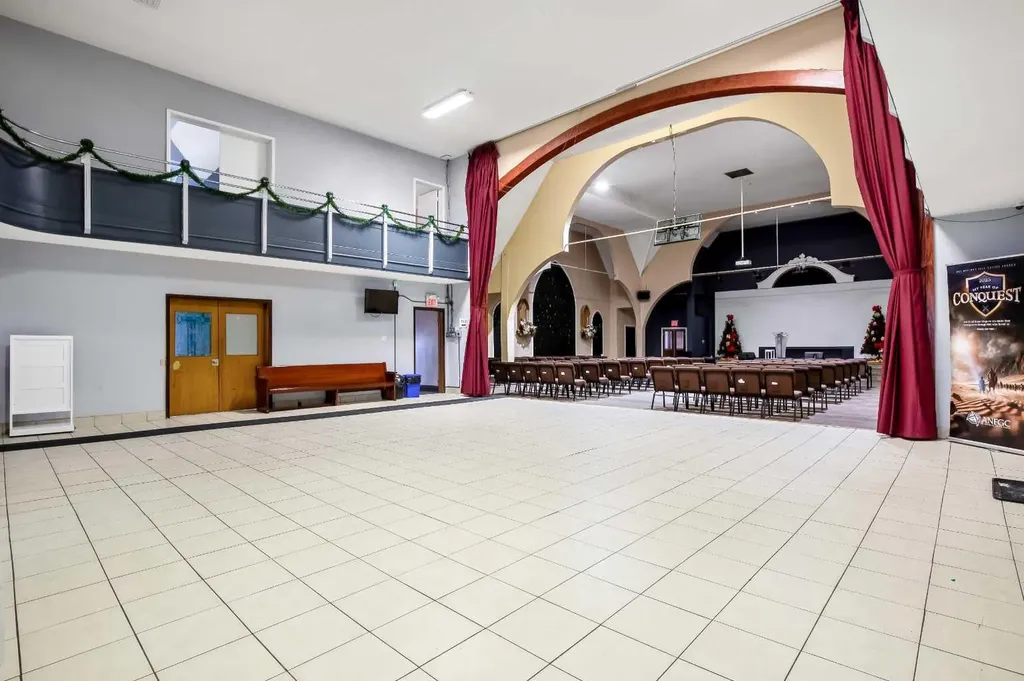 1405 8 Avenue SE Calgary AB T2G 0N1