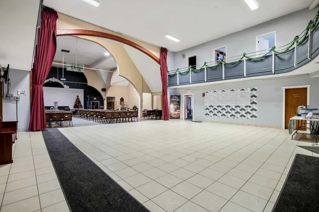 1405 8 Avenue SE Calgary AB T2G 0N1