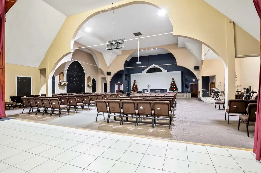 1405 8 Avenue SE Calgary AB T2G 0N1