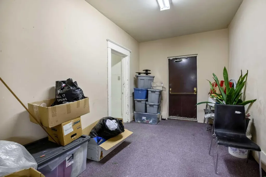 1405 8 Avenue SE Calgary AB T2G 0N1